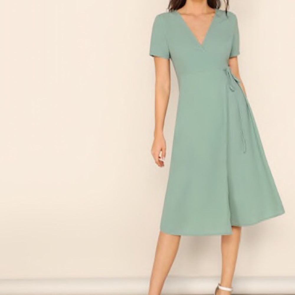 Daisy wrap midi dress